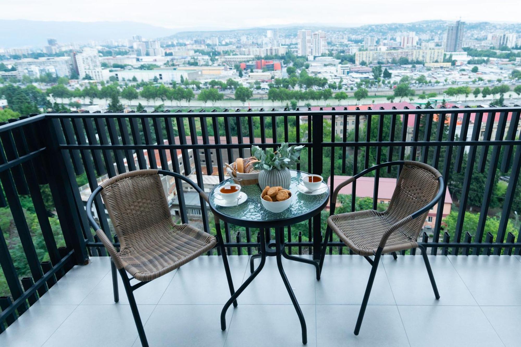 Luxury Inn Grand Residences Tbilisi Rom bilde